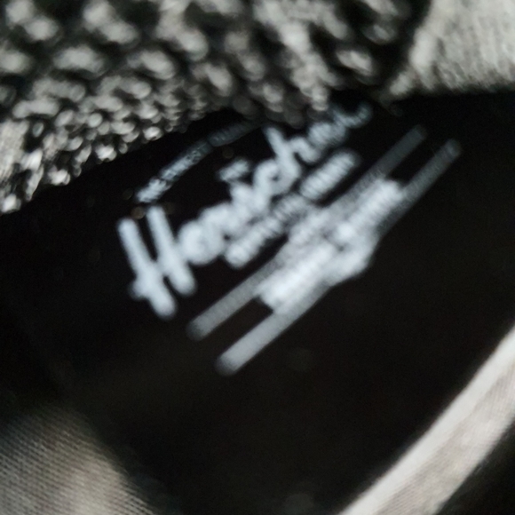 Herschel Pouch - Picture 3 of 4